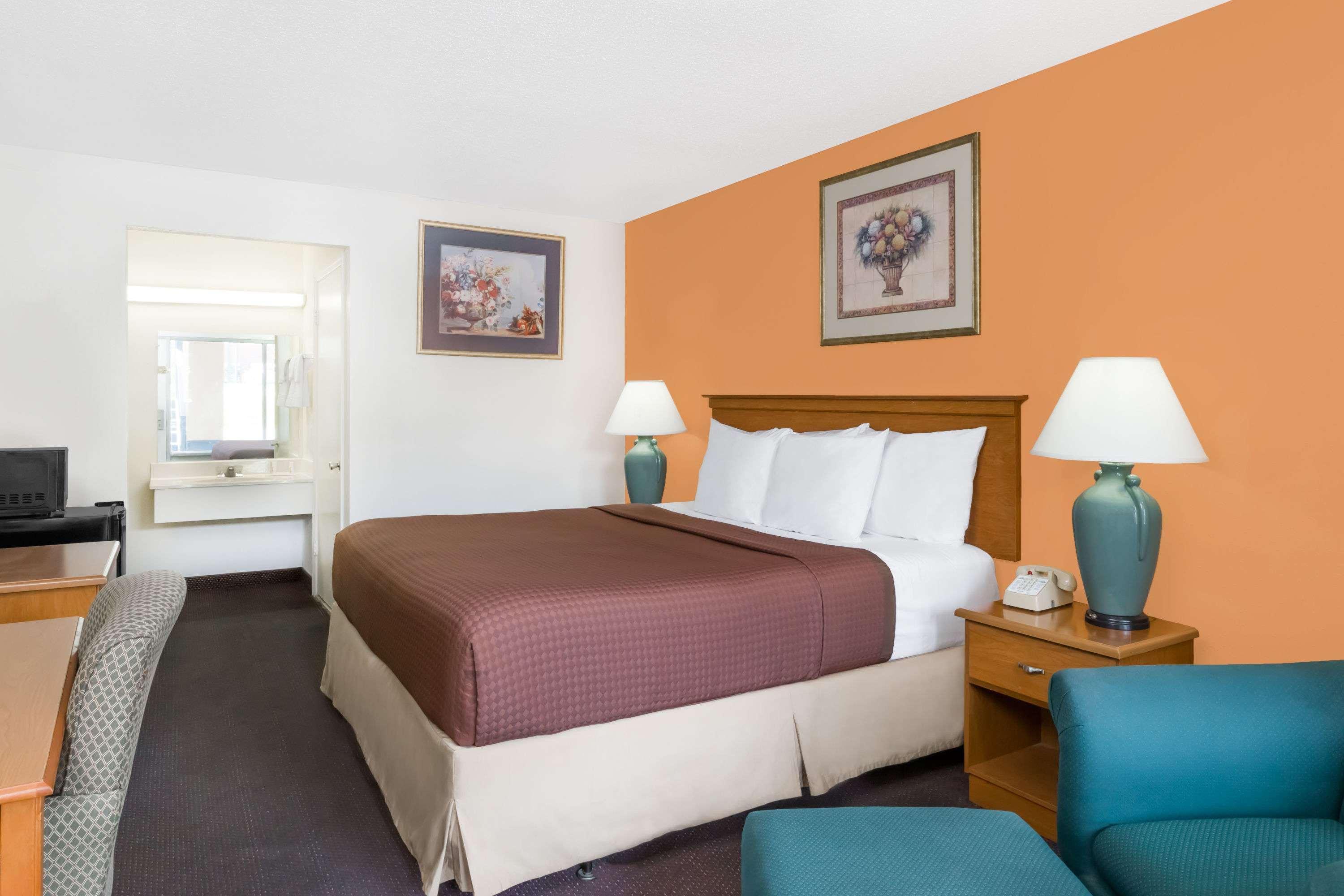 Days Inn By Wyndham Christiansburg Zewnętrze zdjęcie