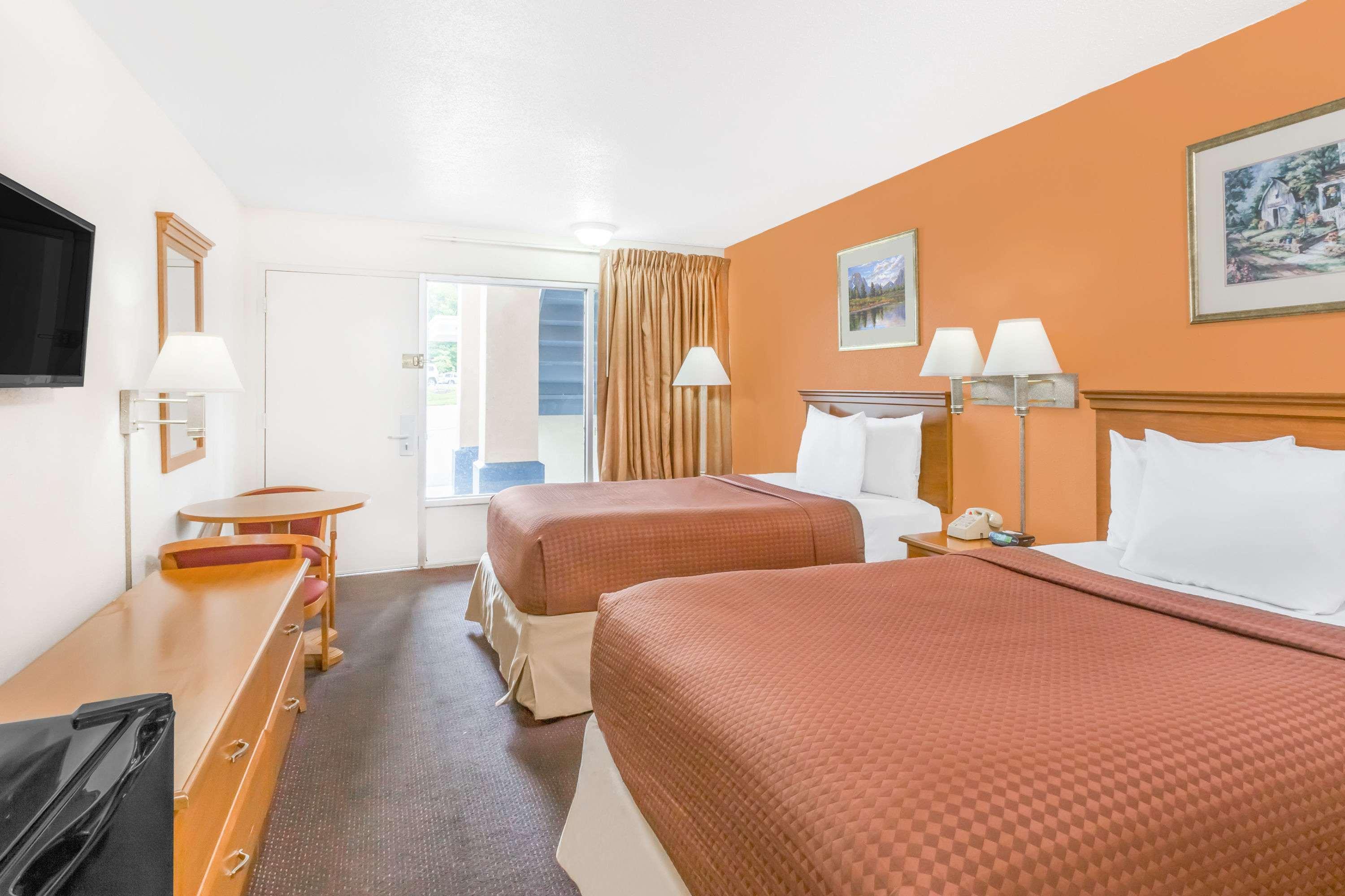 Days Inn By Wyndham Christiansburg Zewnętrze zdjęcie
